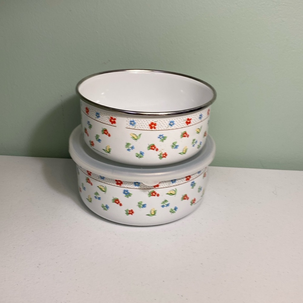 Vintage M Kamenstein Inc Enamelware  Nesting Bowls